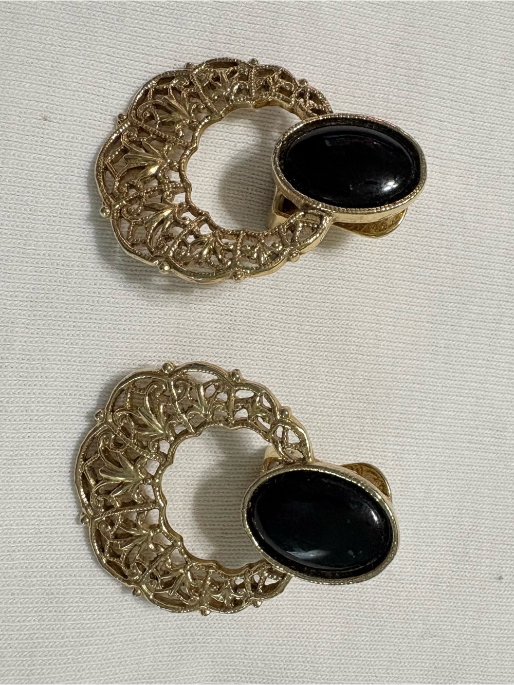 Vintage Black Cabochon Clip On Earrings Gold Tone Filigree Openwork Statement